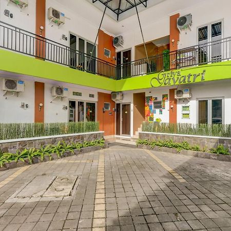 Super Oyo 3496 Griya Gayatri Syariah Hotel Melati Exterior photo
