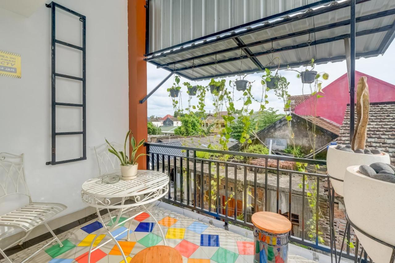 Super Oyo 3496 Griya Gayatri Syariah Hotel Melati Exterior photo