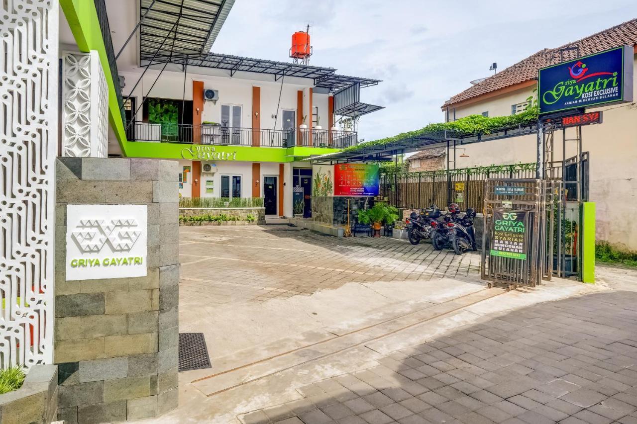 Super Oyo 3496 Griya Gayatri Syariah Hotel Melati Exterior photo