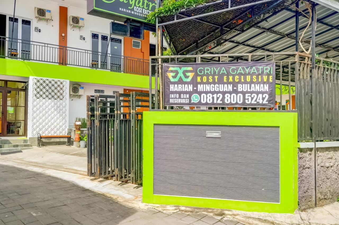 Super Oyo 3496 Griya Gayatri Syariah Hotel Melati Exterior photo