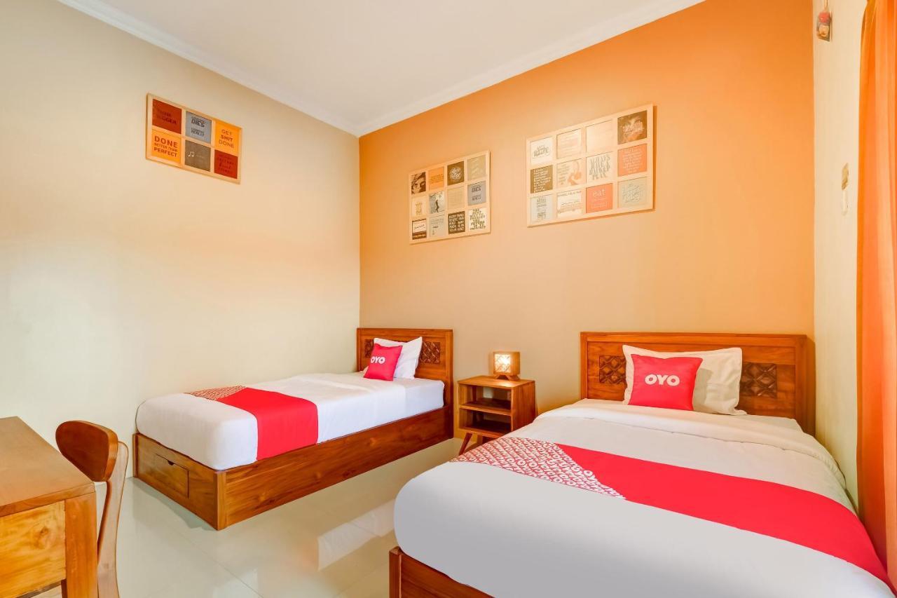 Super Oyo 3496 Griya Gayatri Syariah Hotel Melati Exterior photo