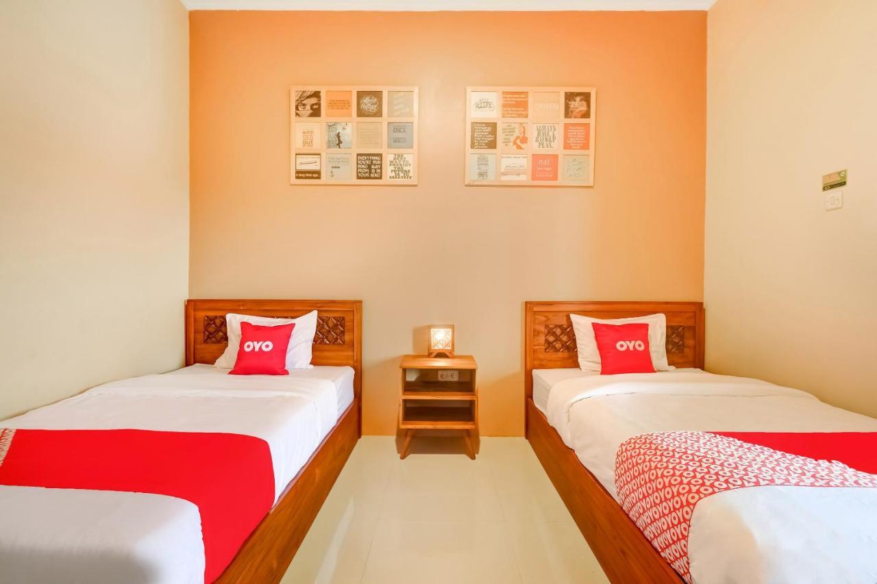 Super Oyo 3496 Griya Gayatri Syariah Hotel Melati Exterior photo
